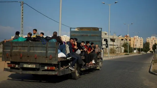 Abanya-Gaza bariko bahunga akarere k'uburaruko 