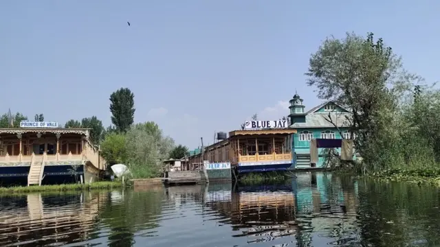 डल हाउसबोट