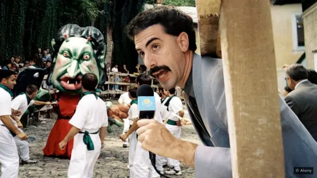 Očuvanju duha gonzo humora Džekesa na filmu i televiziji je najviše doprineo Saša Baron Koen