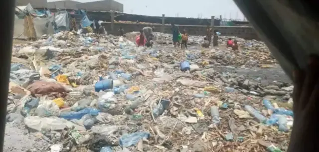 ኣብ ውሽጢ እቲ ቀጽሪ ዝርከብ እንዳ ጉሓፍ