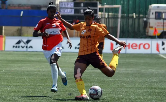 भारतीय महिला फुटबॉल खिलाड़ी