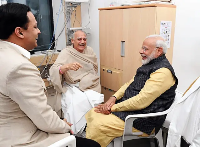 अरुण शौरी, नरेंद्र मोदी