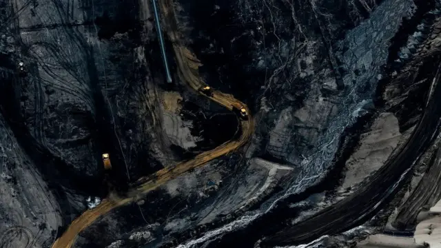 Відкрита шахта бурого вугілля Гарцвайлер у німецькому місті Юхен