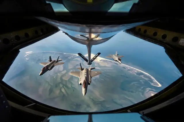 အမေရိကန်လေတပ်မှာ လောင်စာဖြည့်တင်းရေးလေယာဉ် အစင်း ၄၀၀ လောက်ရှိ