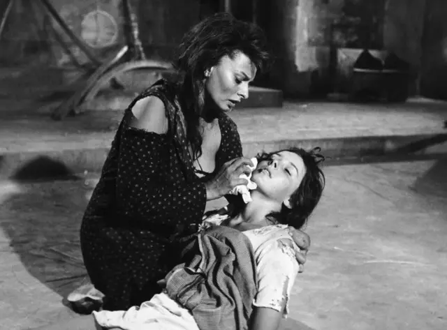 Sofía Loren y Eleonora Brown en "Two Women".