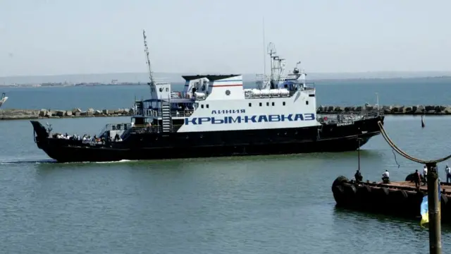 Вантажно-пасажирський пором на переправі Крим-Кавказ в Керчі, 2007 рік