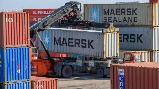 মায়ের্সক বিশ্বের বৃহত্তম কনটেইনার শিপিং প্রতিষ্ঠান