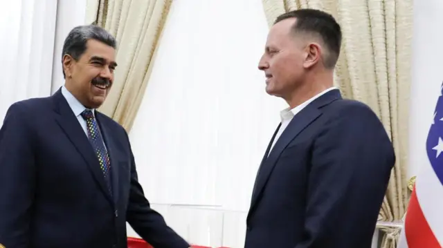 رسانه‌های دولتی ونزوئلا گفت‌وگوهای نیکلاس مادورو (سمت چپ) با ریچارد گرنل را محترمانه خواندند