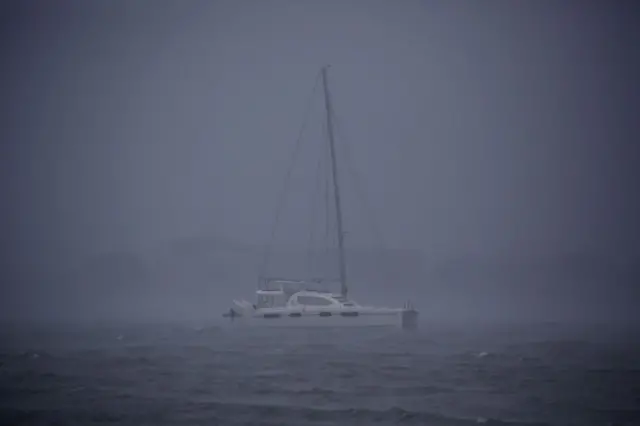 Un velero en el huracán Dorian, en Carolina del Norte