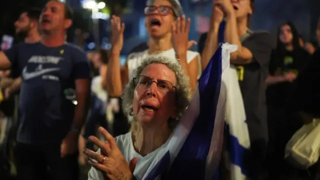 Người Israel ca ngợi ông Trump trước khi Hamas dự kiến thả con tin ở Gaza