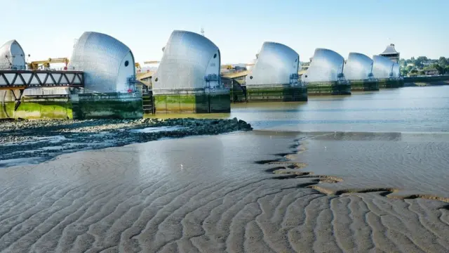 كيف يمكن السيطرة على الحرائق؟