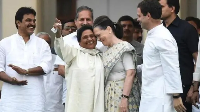 राहुल गांधी- सोनिया गांधी