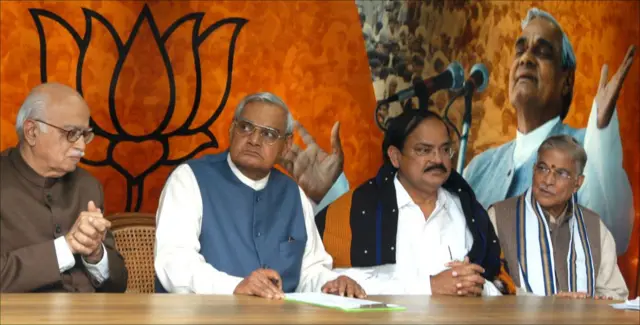 નરેન્દ્ર મોદી, 75 વર્ષ, વડા પ્રધાન મોદી, જન્મદિવસ, ગુજરાત, લાલકૃષ્ણ અડવાણી , બીબીસી ગુજરાતી 