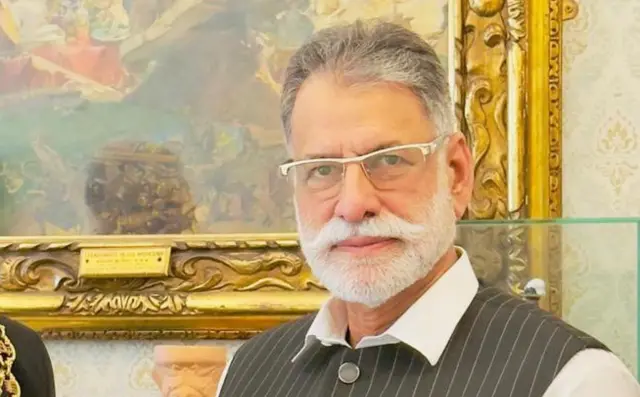 پی ٹی آئی کی دورِ حکومت کے پہلے وزیرِ اعظم بننے والے جماعت کے صدر عبدالقیوم نیازی