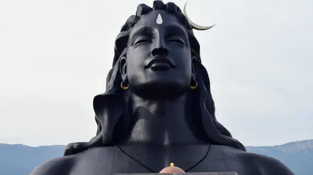 கோவை ஈஷா மையம்