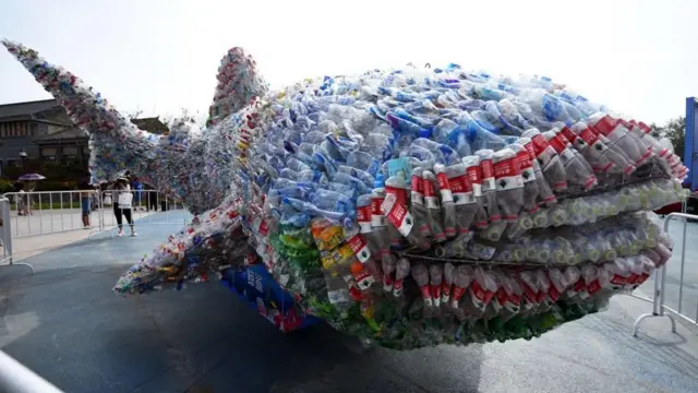 பிளாஸ்டிக்கால் செய்யப்பட்ட விமானம்