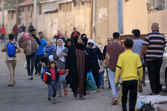 နေ့ချင်းတိမ်းရှောင်ကြရတဲ့ဒေသခံတွေ