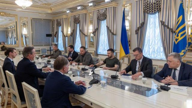 Камерон у Києві, 2 травня 2024