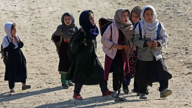 فتيات أفغانيات