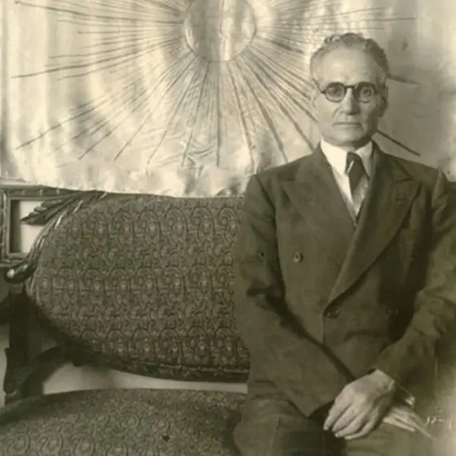 احمد کسروی جان خود را بر سر آرا و نظراتش گذاشت