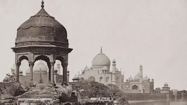 આગ્રાની બજારોમાં