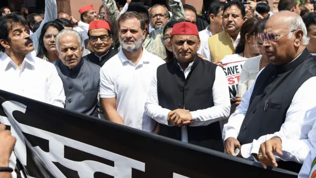 संसद के मौजूदा सत्र में सरकार के सामने विपक्ष लगातार सवाल खड़े कर रहा था
