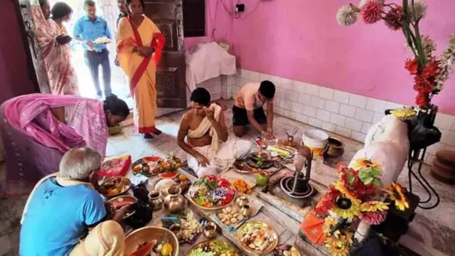 દલિતો, દલિતો પર અત્યાચાર, પશ્ચિમ બંગાળ, દલિતોને મંદિરમાં પ્રવેશ, દલિતો સાથે ભેદભાવ, બીબીસી ગુજરાતી, ભારતમાં જાતિવાદ