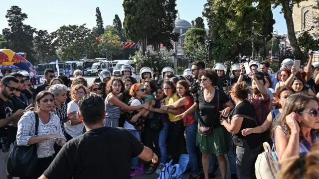 Kayyum atamalarına karşı Diyarbakır'da da eylemler düzenlendi.