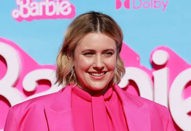 ဒါရိုက်တာ ဂရီတာ ဂါဝစ်က ဘာဘီရုပ်ရှင်ကို ဖန်တီး ရိုက်ကူးထားတာဖြစ်ပါတယ်