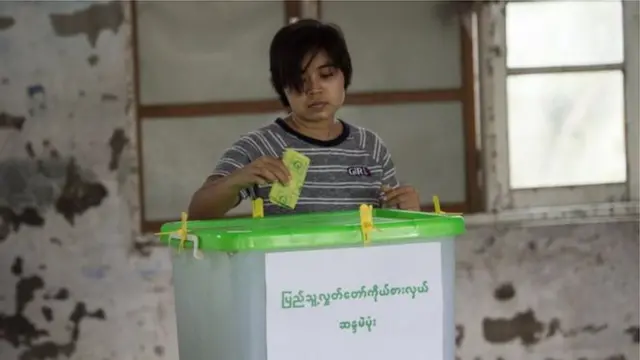 ရွေးကောက်ပွဲကျင်းပနိုင်မယ့် နေရာတွေ၊ မကျင်းပနိုင်မယ့်နေရာအစရှိတာတွေကိုလည်း ၂၀၁၉-၂၀၂၂ မဟာဗျူဟာစီမံကိန်းကို လုပ်ငန်းစဉ်လိုက် လုပ်ဆောင်မှာဖြစ်တယ်လို့ ပြည်ထောင်စုရွေးကောက်ပွဲ ကော်မရှင်ကသိရပါတယ်။