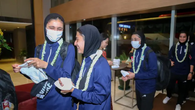 ရန်ကုန်ကိုရောက်နေတဲ့ အီရန်အမျိုးသမီး ဘောလုံး အသင်း 