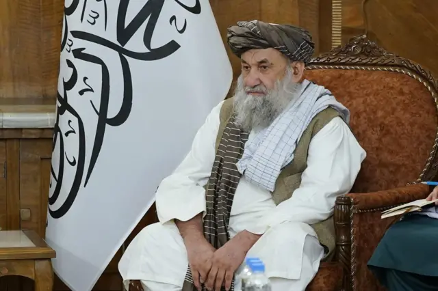 ملا محمد حسن آخند، رئیسالوزرای حکومت طالبان