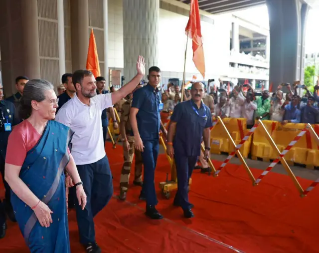 सोनिया गांधी और राहुल गांधी