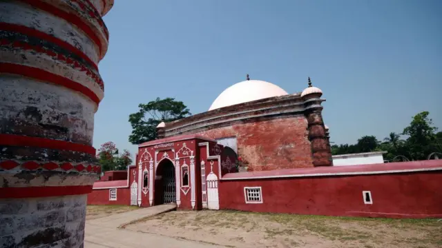 খান জাহান আলীর মাজার