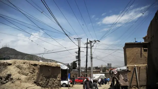 چارواکي وايي شته برېښنا له اړتیا لږ ده او دوی اړ دي، چې پر سیمو یې وویشي