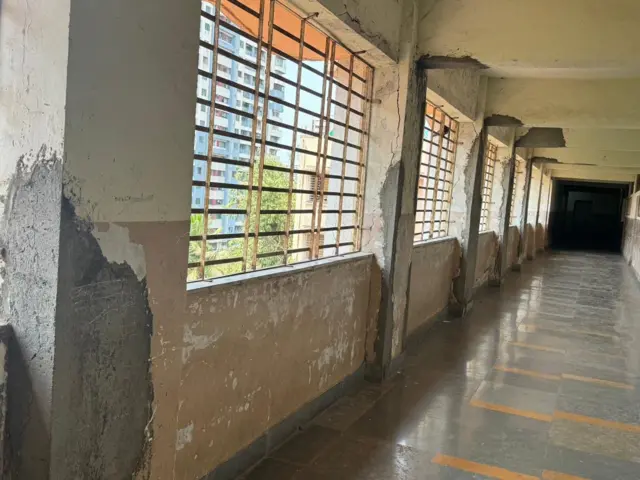 "आम्ही मुलाला पालिका शाळेतून काढून खाजगी शाळेत टाकले." सध्या मुंबई पालिका शाळांची परिस्थिती काय?