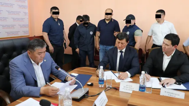 Токмок шаарынын мэри жана бир нече кызматкер мамлекетке ири өлчөмдө зыян келтирүүгө шектелип жатат