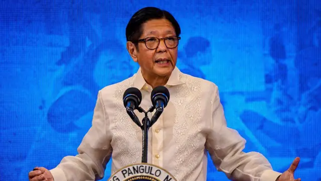 မေလ ၂၅ ရက်က သတင်းစာရှင်းလင်းပွဲတစ်ခုမှာတွေ့ရတဲ့ ဖိလစ်ပိုင်သမ္မတ ဖာဒီနန်မားကို့စ်