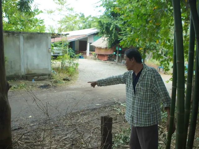 ธีรพันธ์ ผิวสว่าง เพื่อนบ้านวัย 57 ปี