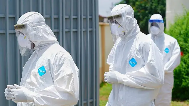 Awọn oṣiṣẹ ibudo itọju awọn alaarun coronavirus