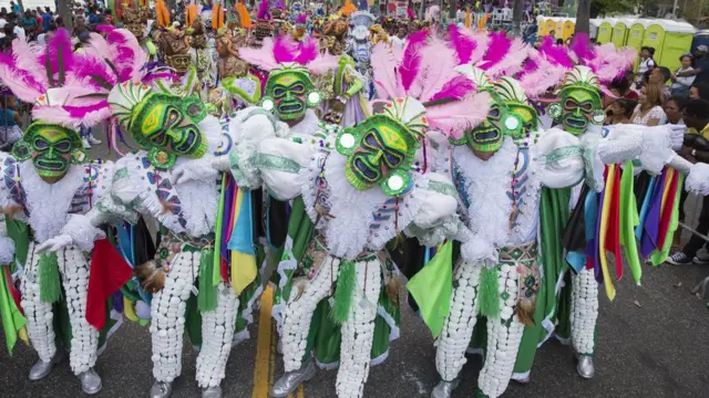 नेशनल कार्निवल परेड