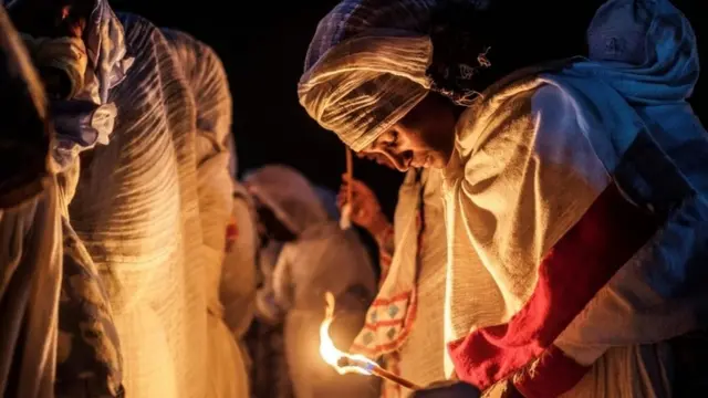 Osoo waltajjichi hin jigiin uummata ayyaaneffachaa ture.