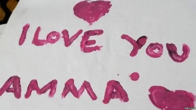 ਪੀੜਤ ਕੁੜੀ ਆਪਣੀ ਮਾਂ ਲਈ ਪਿਆਰ ਦੇ ਇਜ਼ਹਾਰ ਲਈ ਕੰਧਾਂ ਦਾ ਇਸਤੇਮਾਲ ਕਰਦੀ ਸੀ