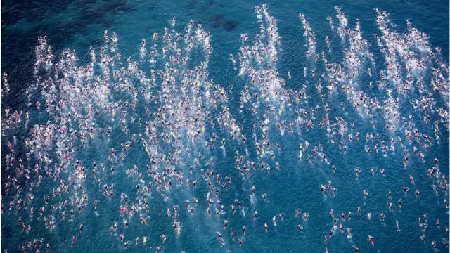 Однако спорт был не только в Рио. Это чемпионат мира Ironman - соревнования по триатлону ежегодно проводят на Гавайях.