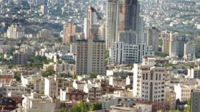 وزیر راه ایران پیش بینی کرده که از تابستان امسال برگه‌های مالیات برای مالکان خانه‌های خالی، صادر شود.