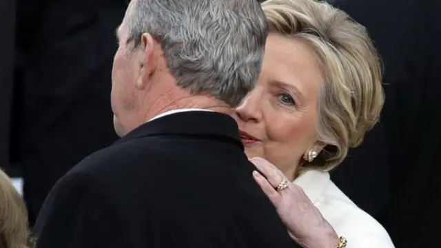 在竞选中被特朗普击败的民主党总统候选人希拉里