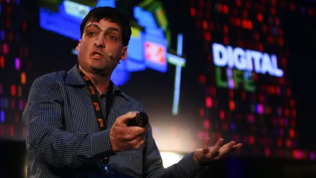 El profesor de psicología Dan Ariely, autor de tres libros bestseller de The New York Times y un popular conferencista TED.