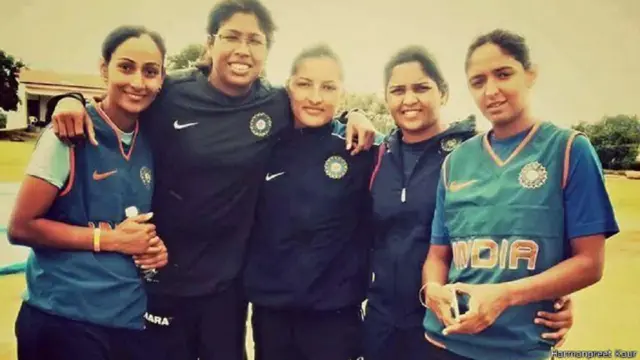 हरमनप्रीत कौर, झूलन गोस्वामी और अन्य भारतीय महिला खिलाड़ी