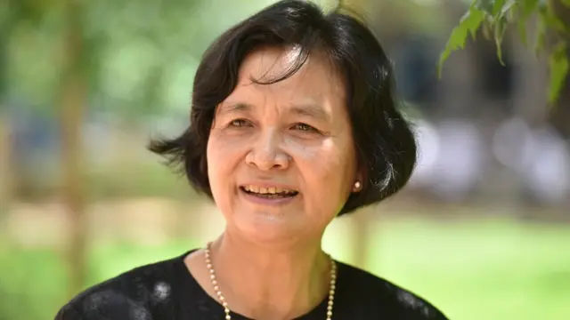 รศ.ดร.ดุษฎี อายุวัฒน์