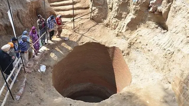 2014 ਵਿੱਚਪੰਜਾਬ 'ਚ ਅਜਨਾਲਾ ਦੇ ਪੁਰਾਣੇ ਖੂਹ ਵਿੱਚ ਮਨੁੱਖੀ ਪਿੰਜਰ ਮਿਲੇ ਸਨ